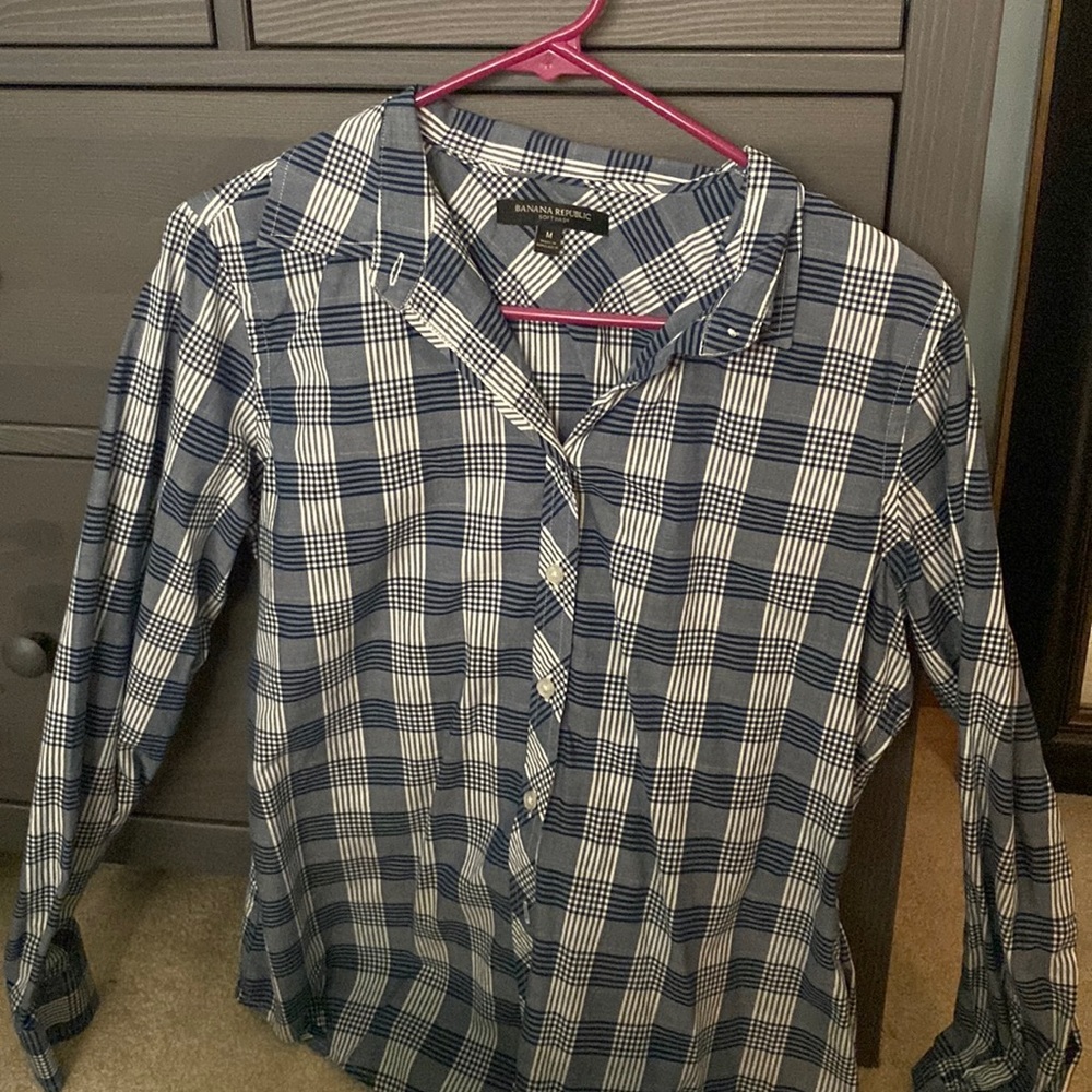 Banana Republic in size M.